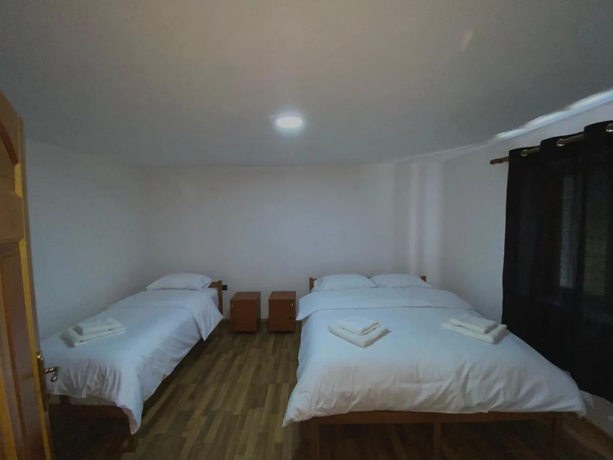 Guesthouse Rexhepi, Valbone Kolgecaj 0*,  Albânia